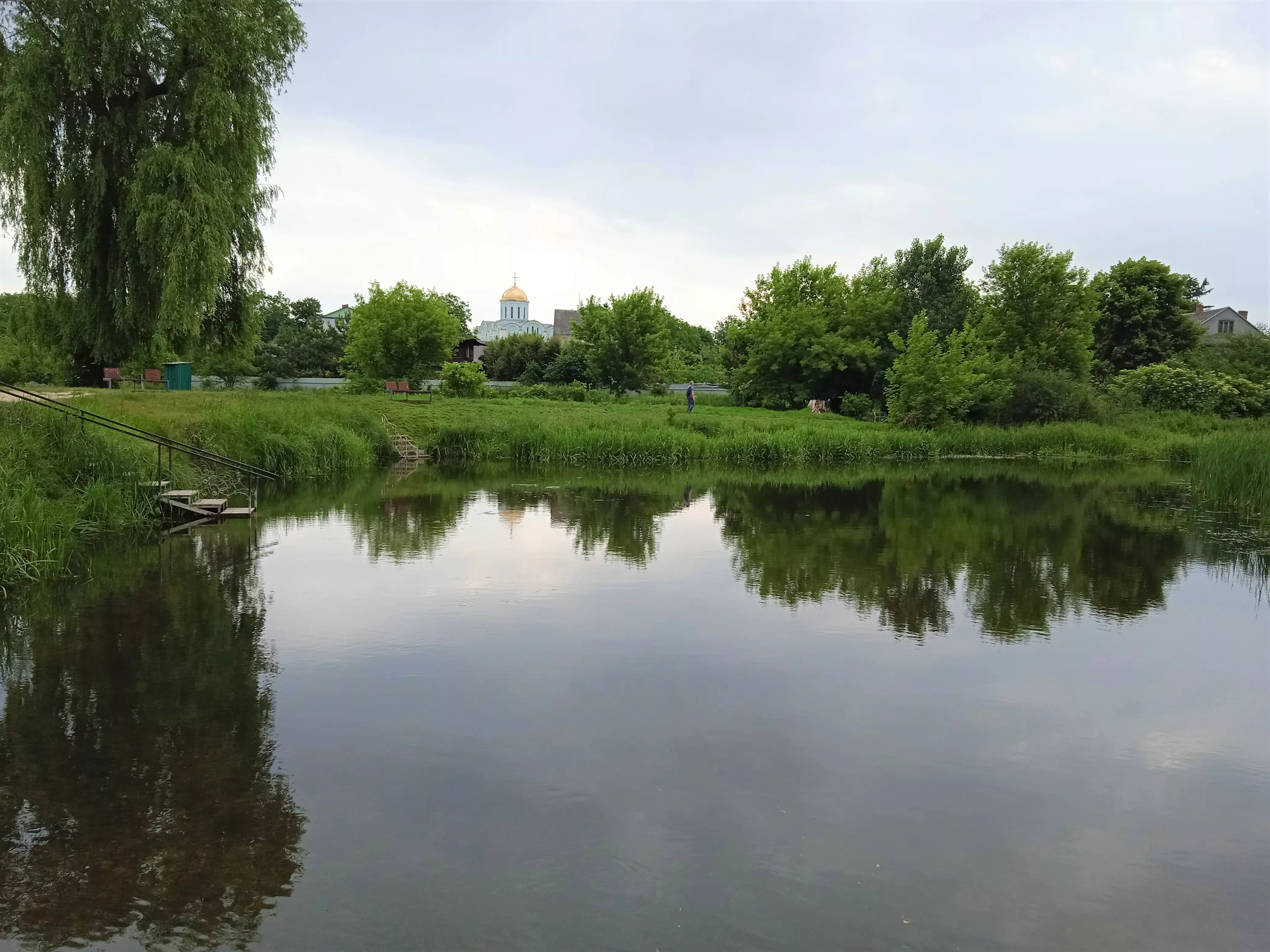 круглий стіл