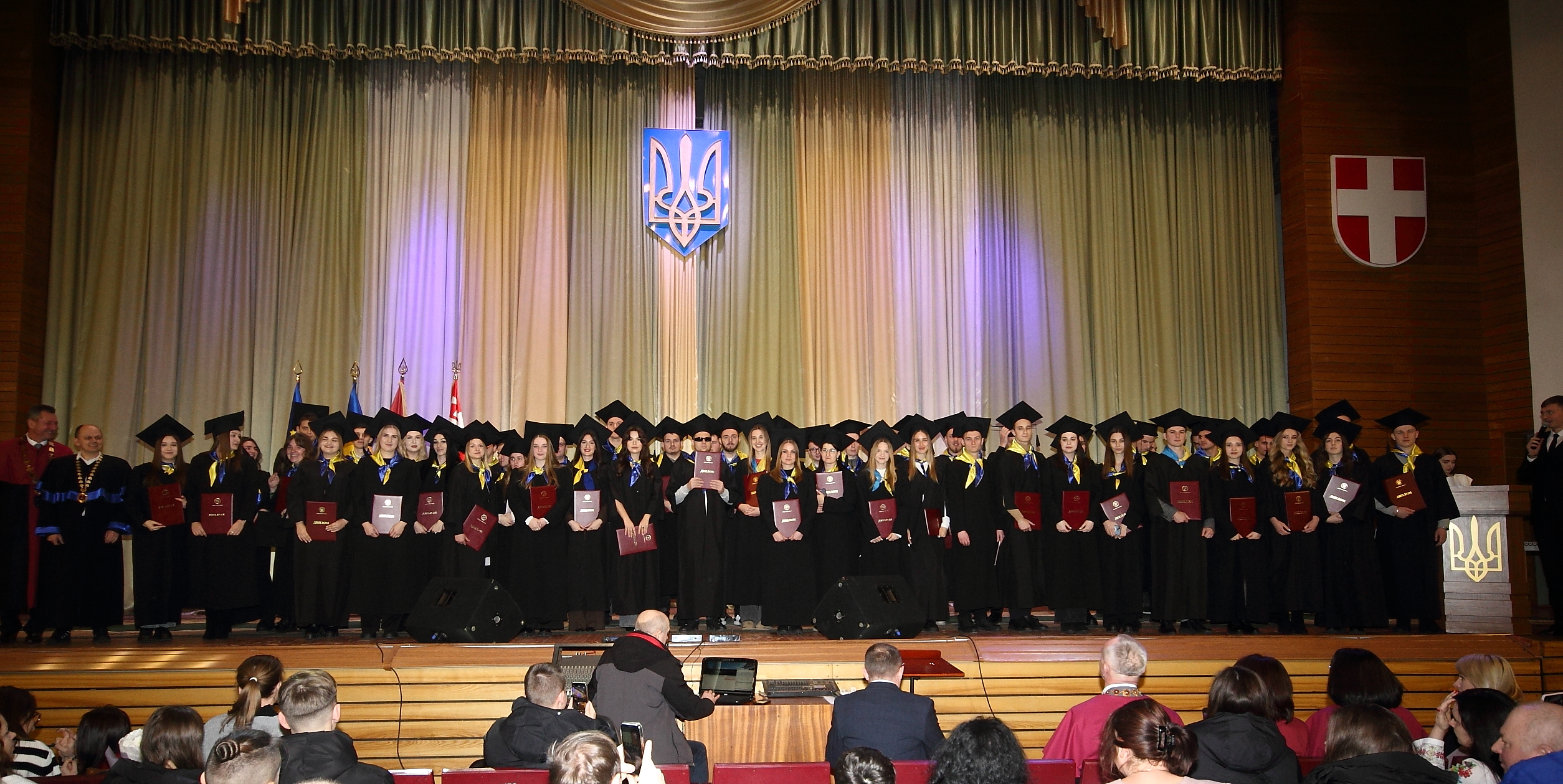 магістри