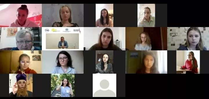 журналістити