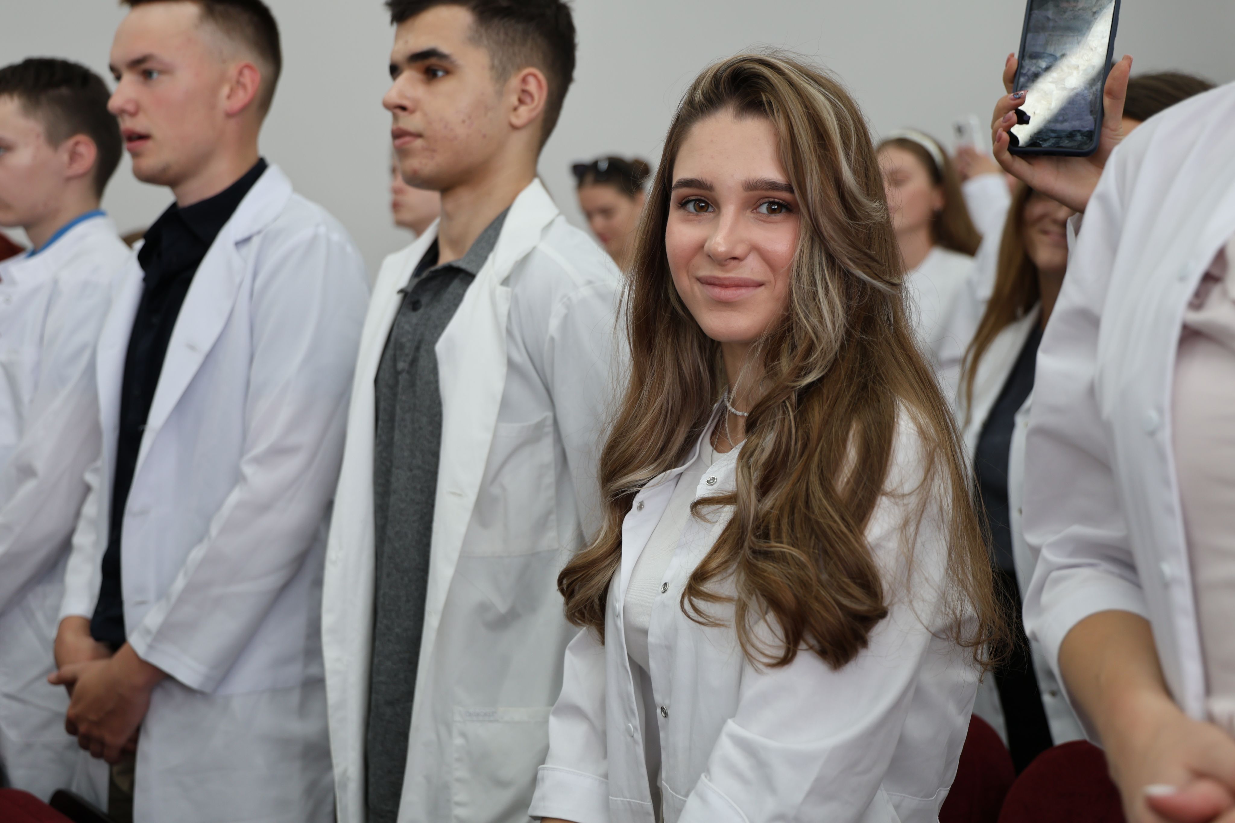 Першокурсники-медики ВНУ імені Лесі Українки урочисто одягнули білі халати