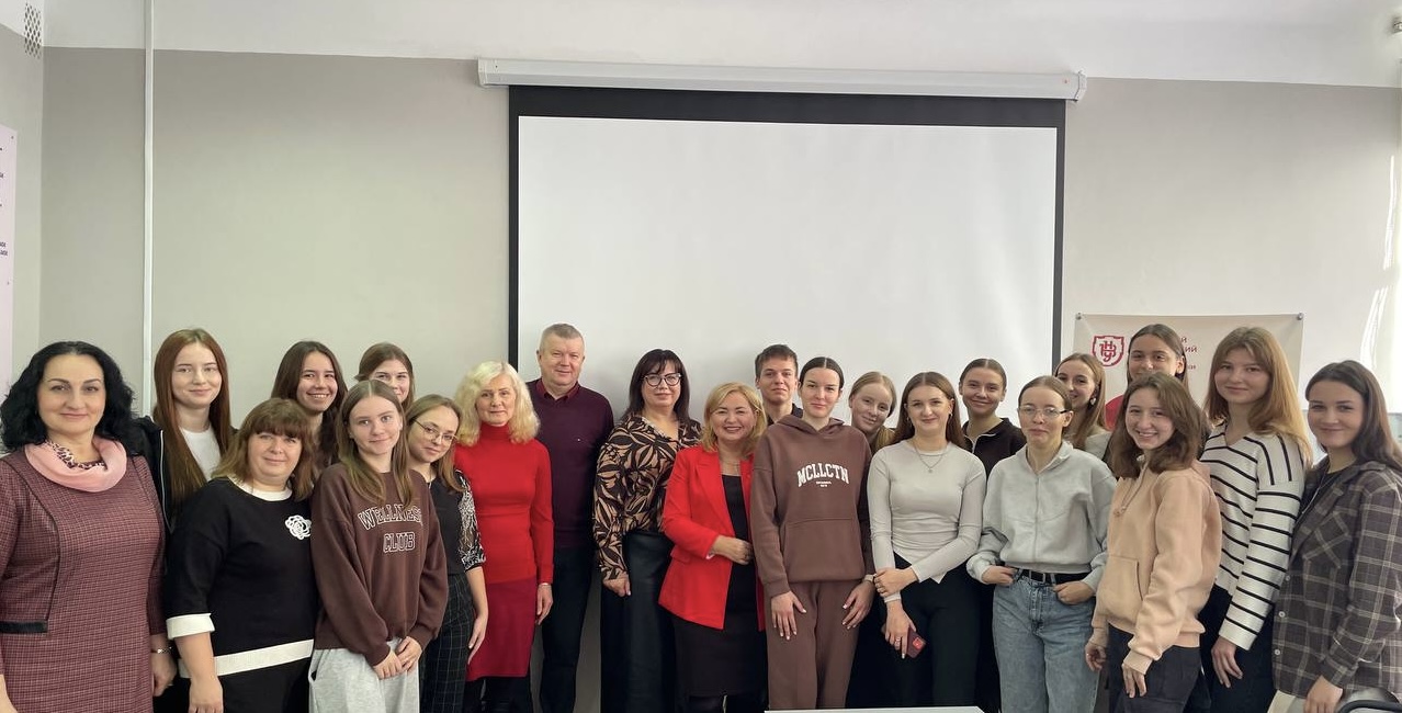 Професія соціального працівника як вагомий складник раннього відновлення країни