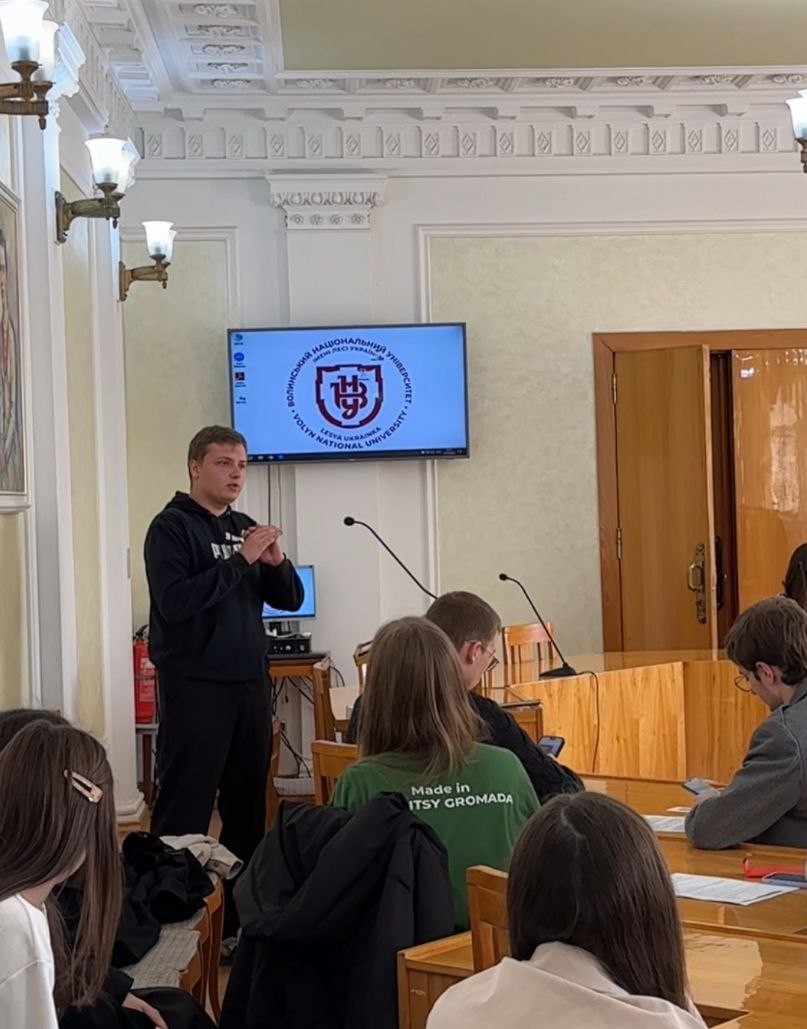 Школа тьюторів об’єднала активну молодь Університету