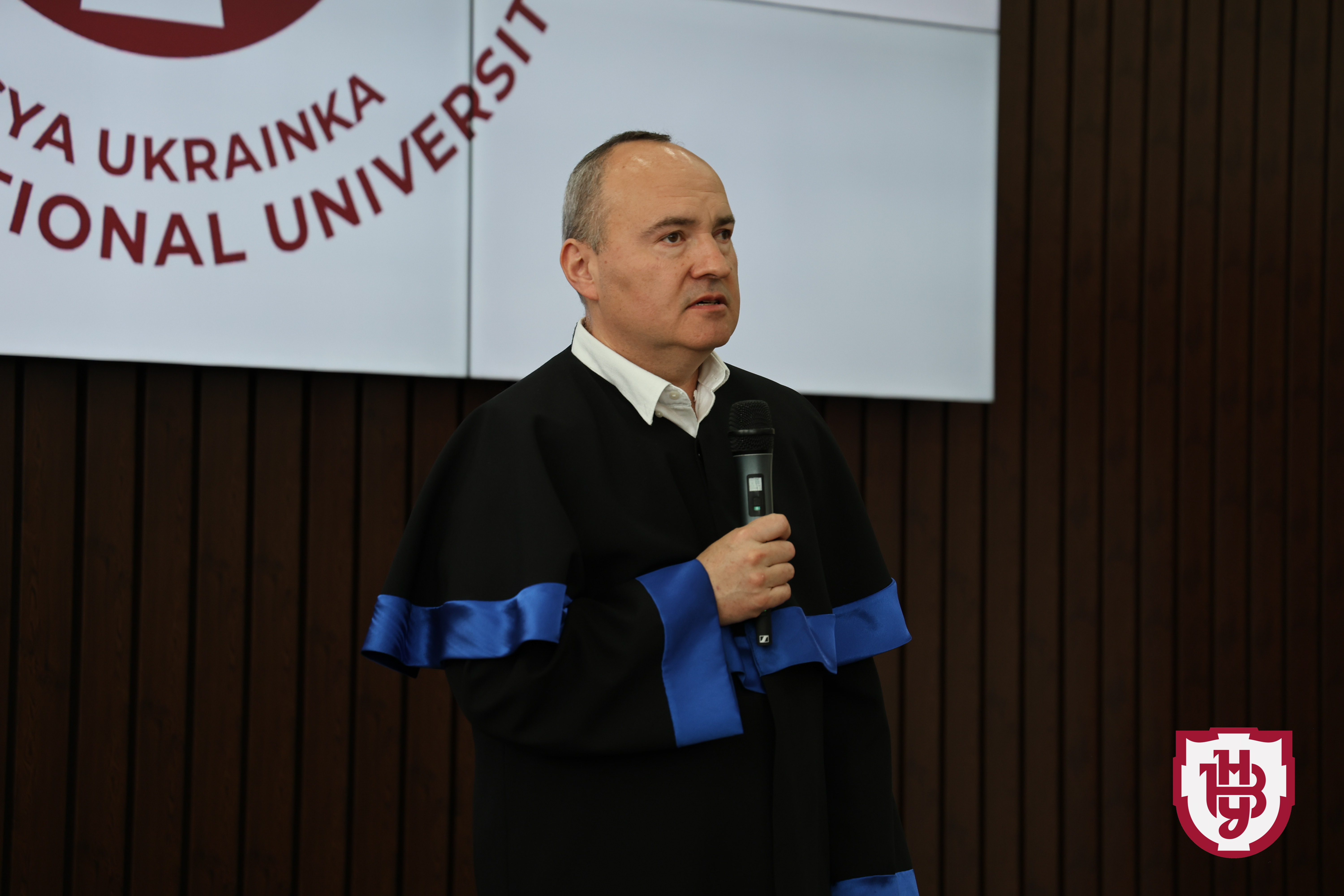 Університет імені Лесі Українки випустив перших магістрів-медиків