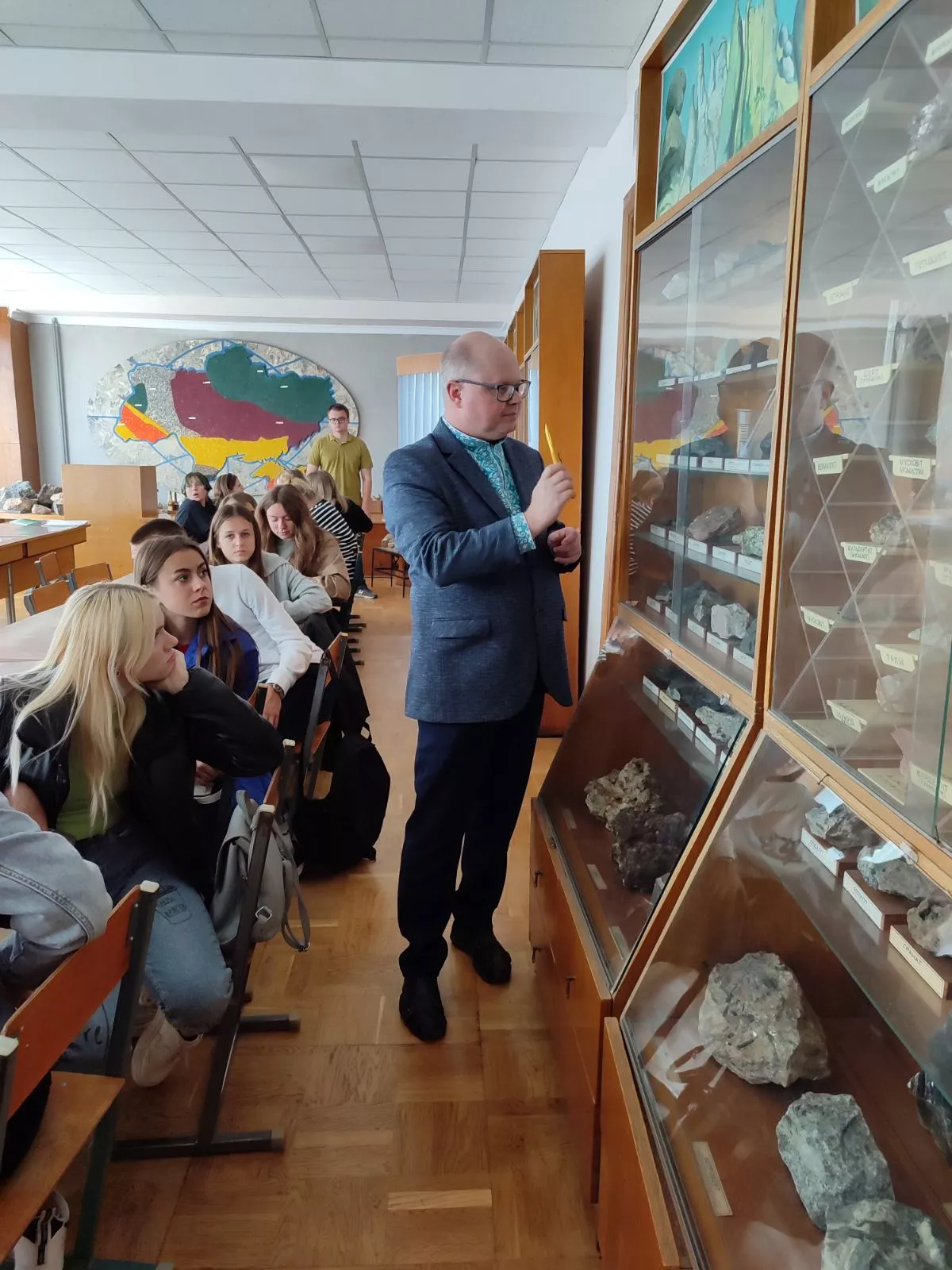 Екскурсія в кабінет-музей геології
