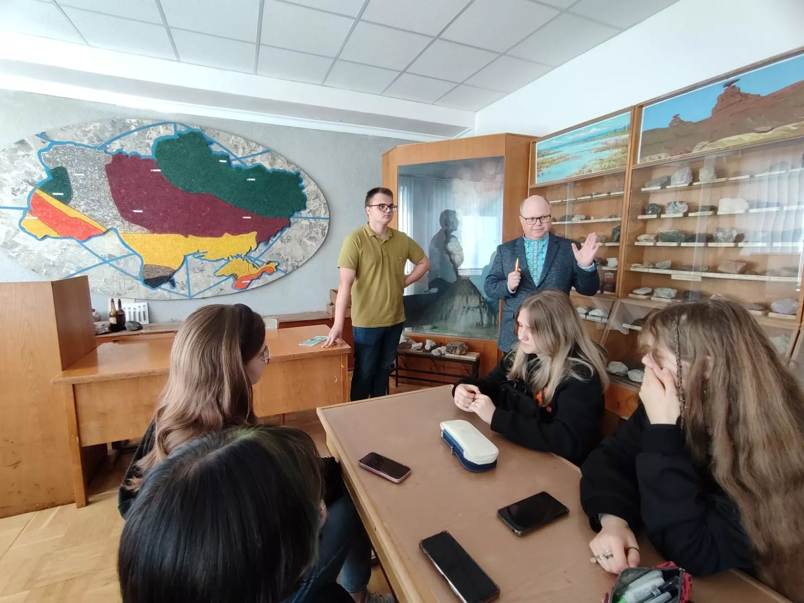 Екскурсія в кабінет-музей геології