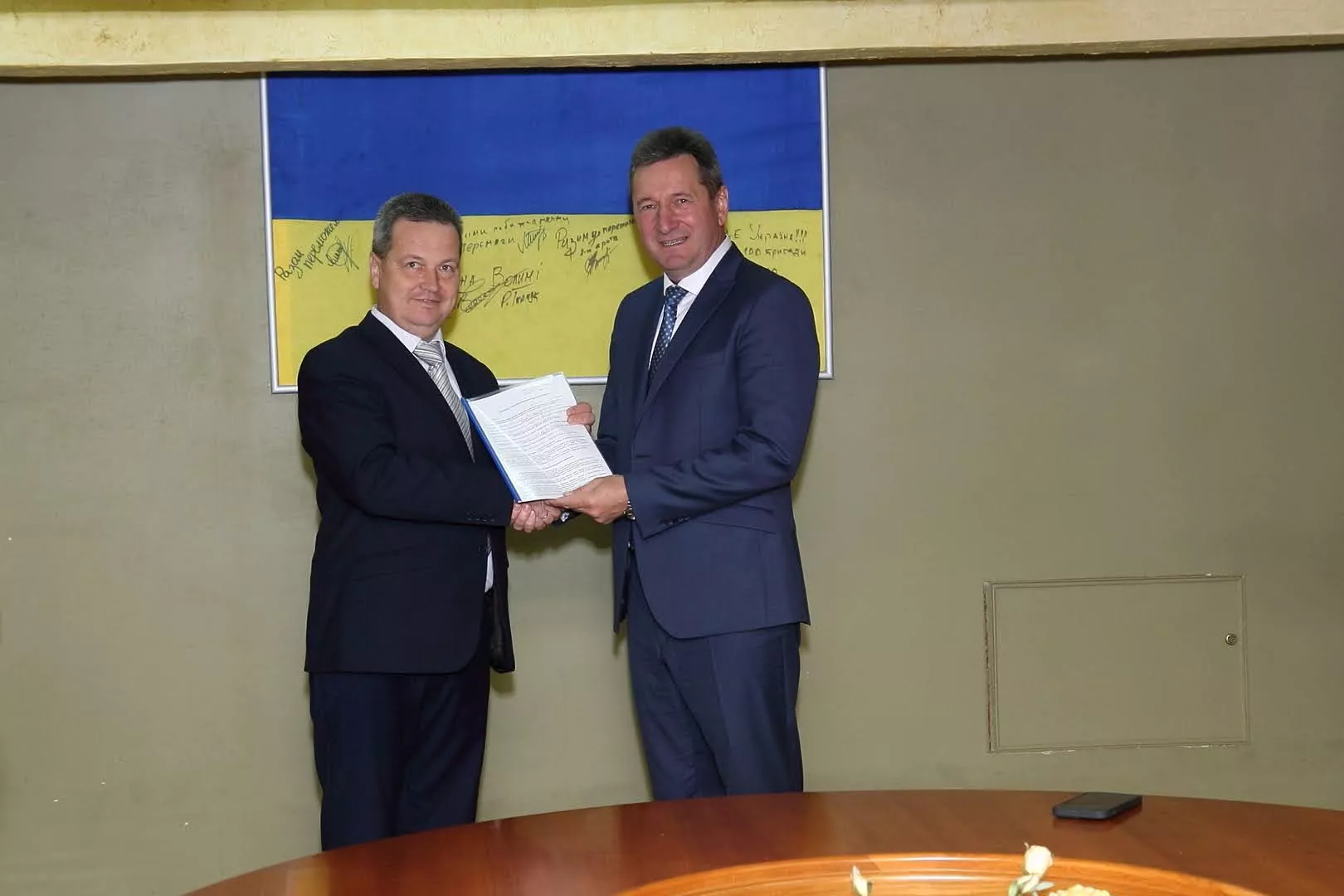контракти