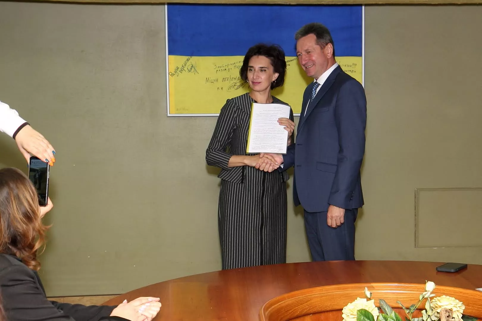 контракти
