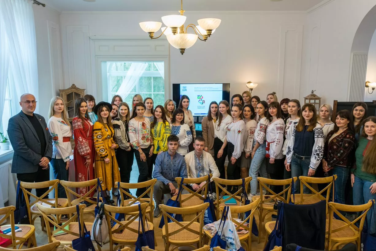 міжнародні_зв'язки