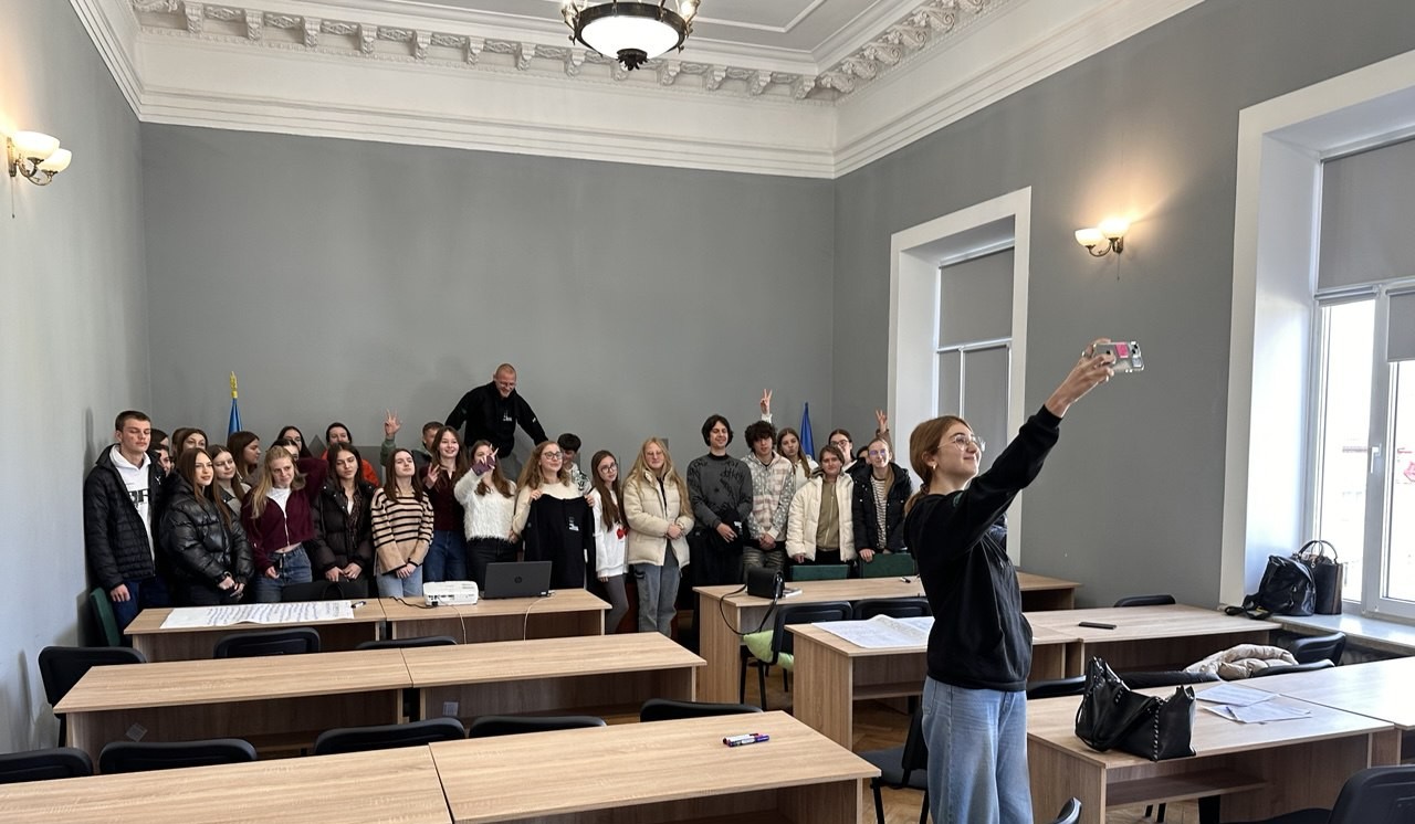 Інформаційний центр ЄС провів імітаційне засідання Європейського парламенту