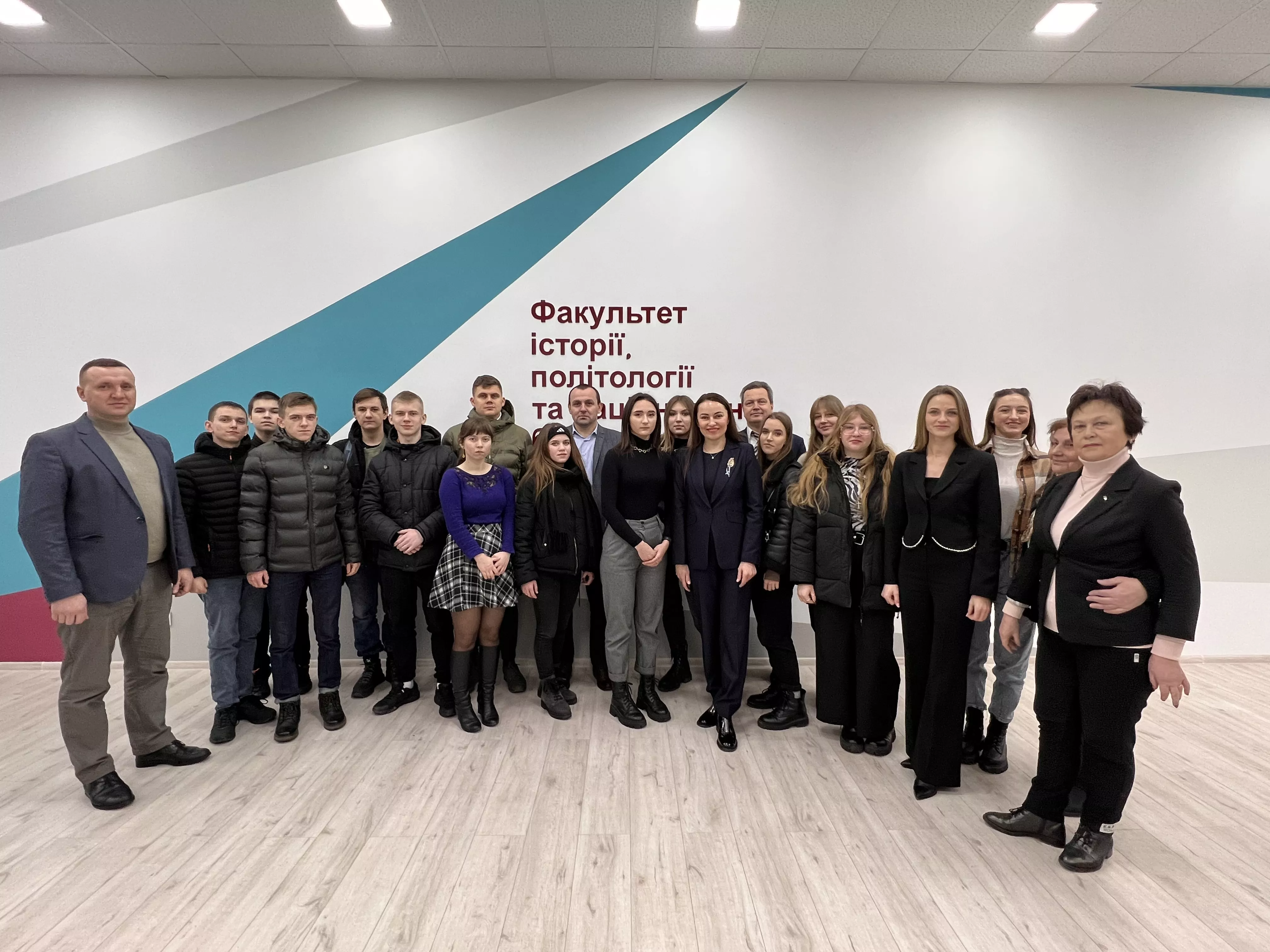 політологи