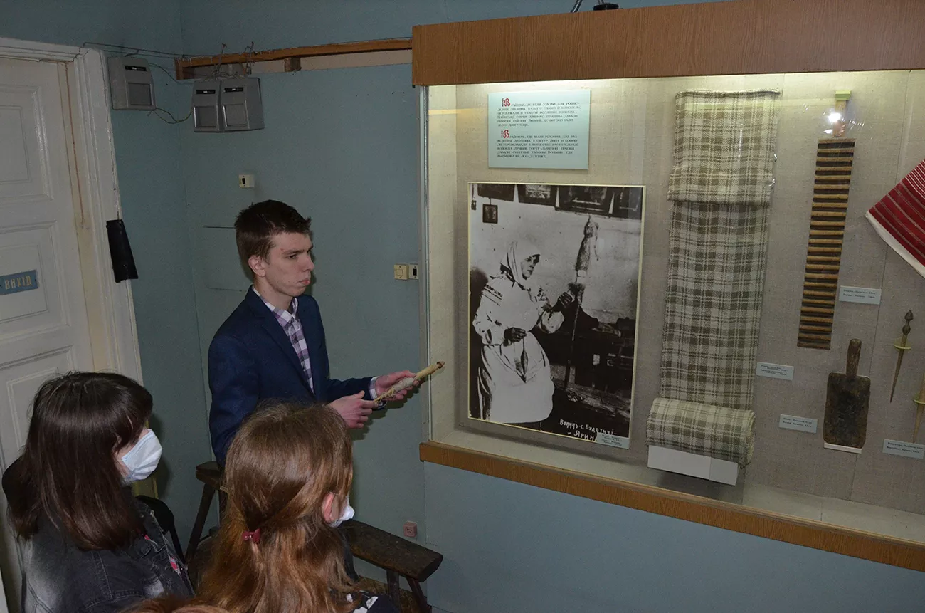 У Волинському краєзнавчому музеї студенти спеціальності 027 «Музеєзнавство, пам’яткознавство» провели навчальну квест-екскурсію «Вишиванка: традиція чи модний тренд?»