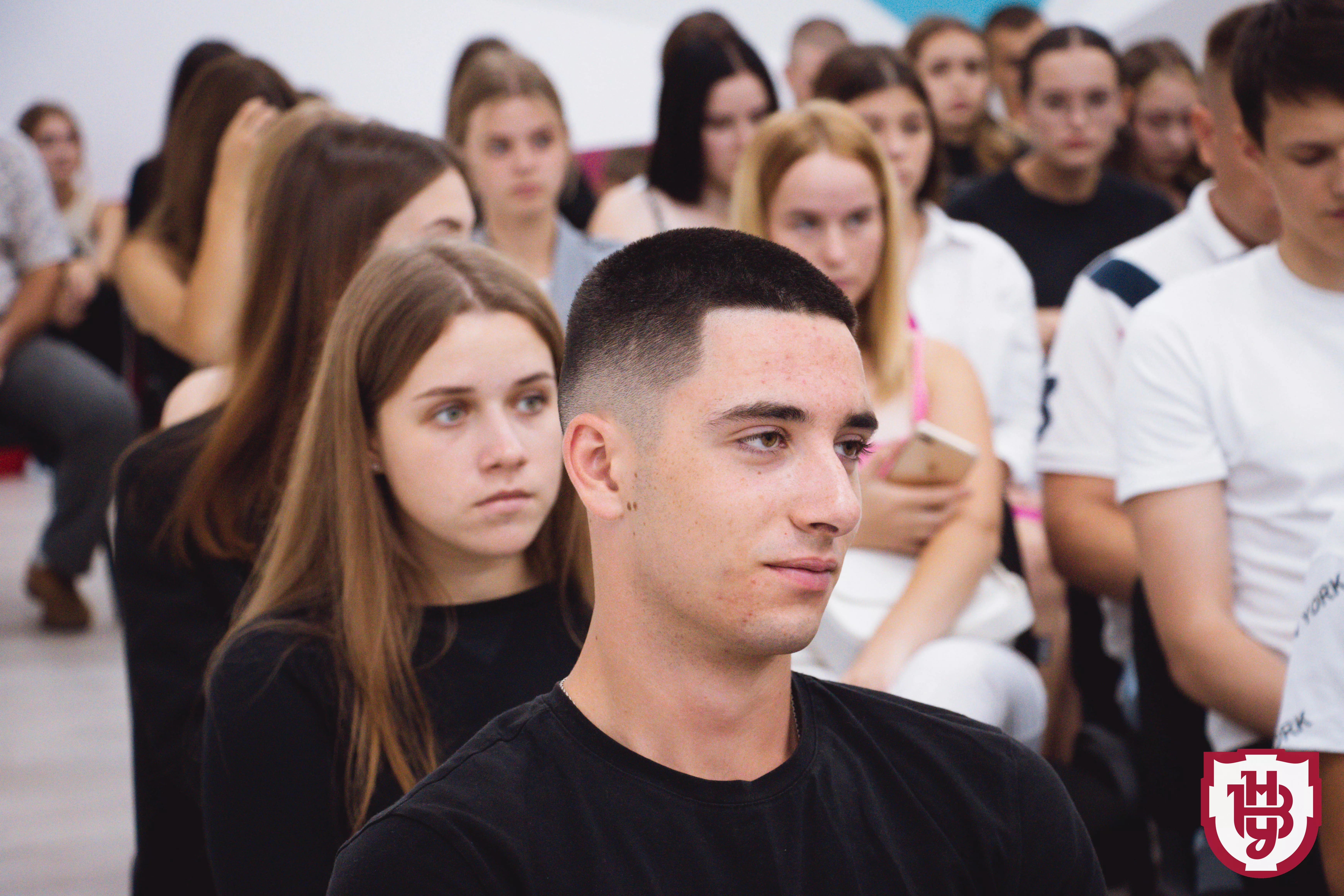 політологи