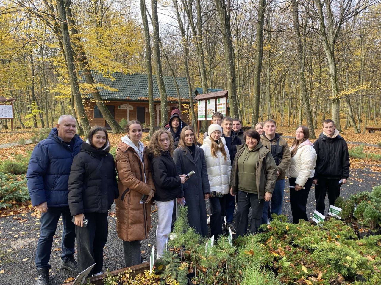 Майбутні лісівники набувають досвіду в польових умовах