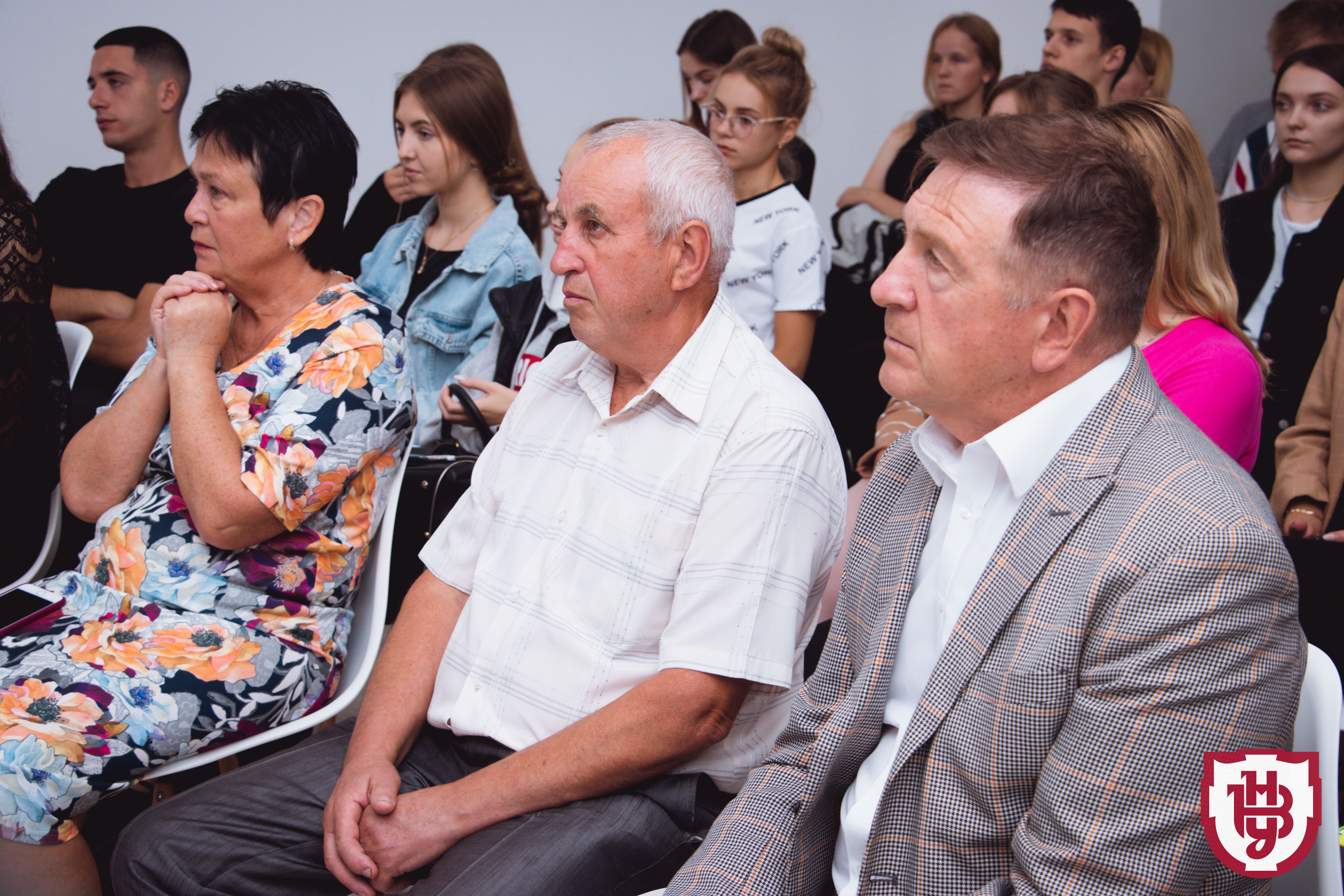 політологи